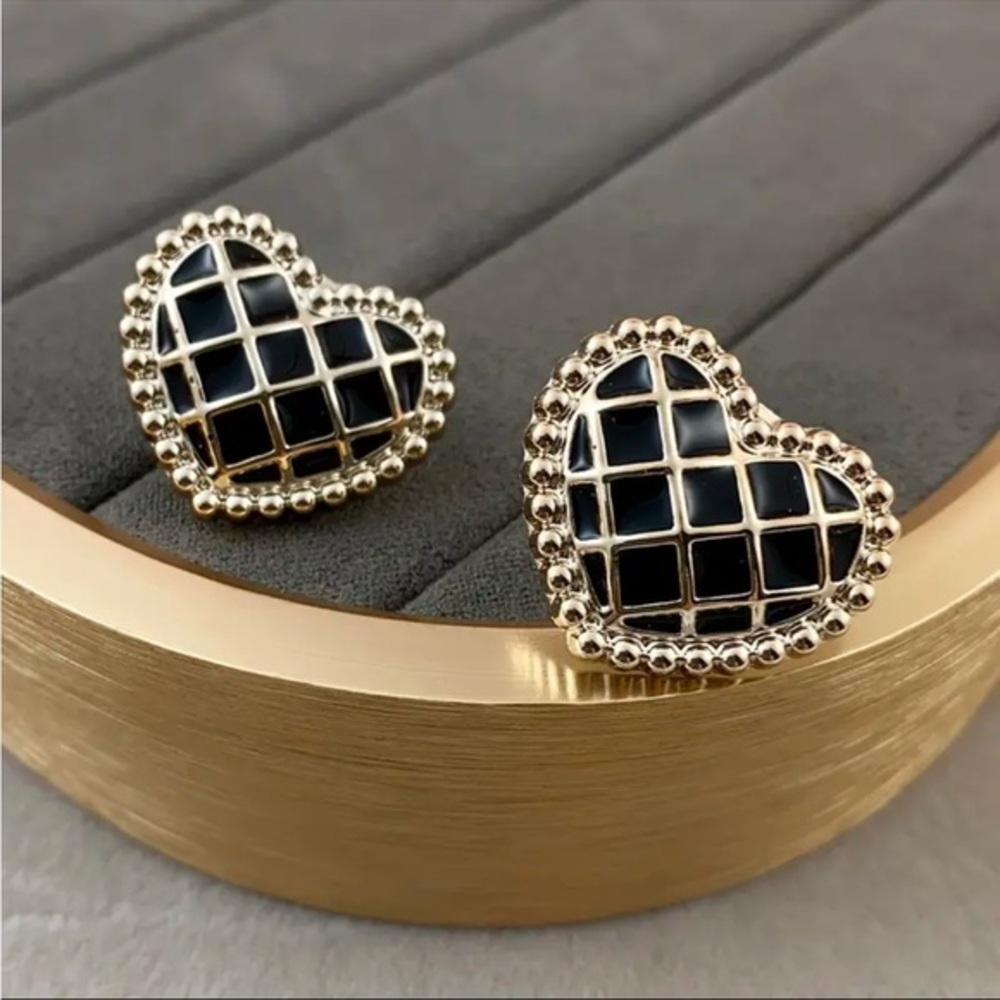 Black & Gold Heart Stud Earrings Grid Enamel Vintage Inspired NWT